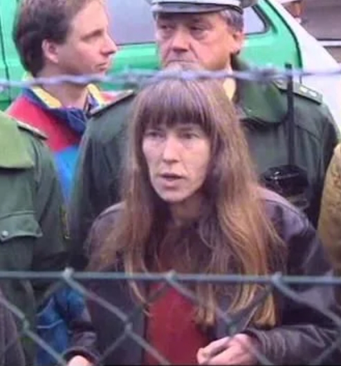 Osuđena je na doživotni zatvor 1979. godine. Bila je zatvorena od 1972. do puštanja na slobodu 1994. g. Puštena je zbog zdravstvenih razloga.
